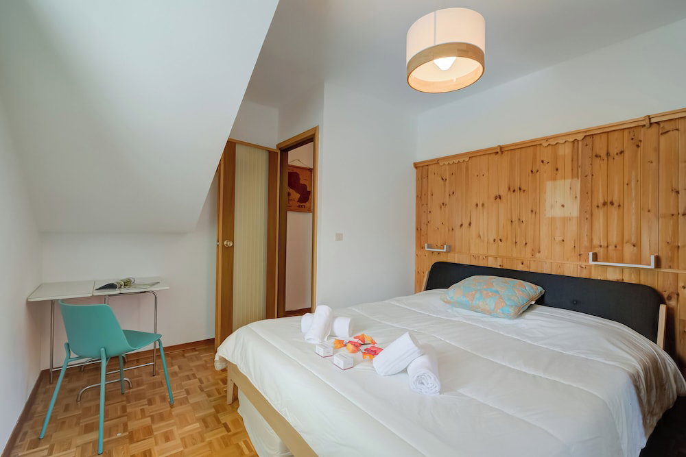 Comfort Tra Fiume E Pini With Shared Garden And Balcony