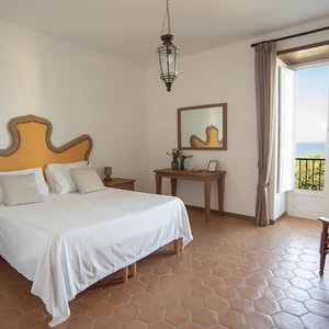 Hotel Villa Puolo Sorrento cazare Priora