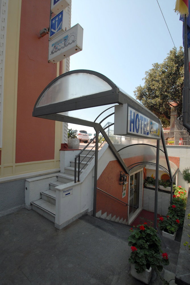 Hotel Ristorante Baia Del Sorriso