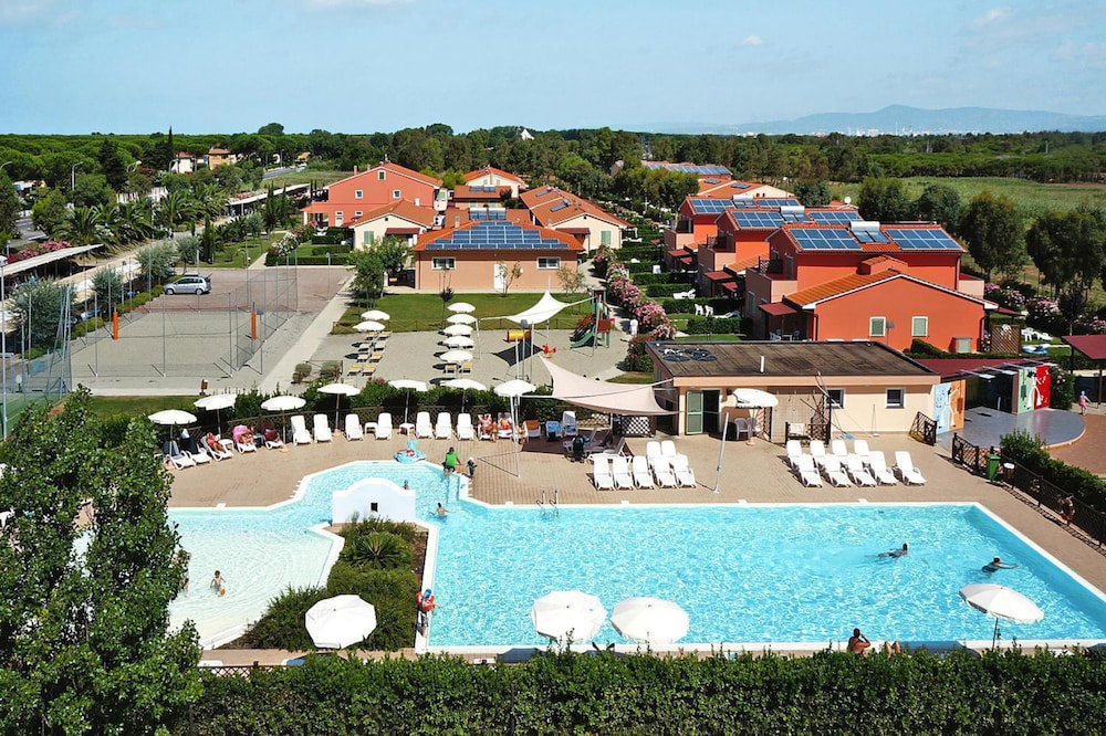 Hotel Apartment In Tuscany Near Sandy Beaches