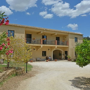 Hotel Casale Delle Rose cazare Caltagirone
