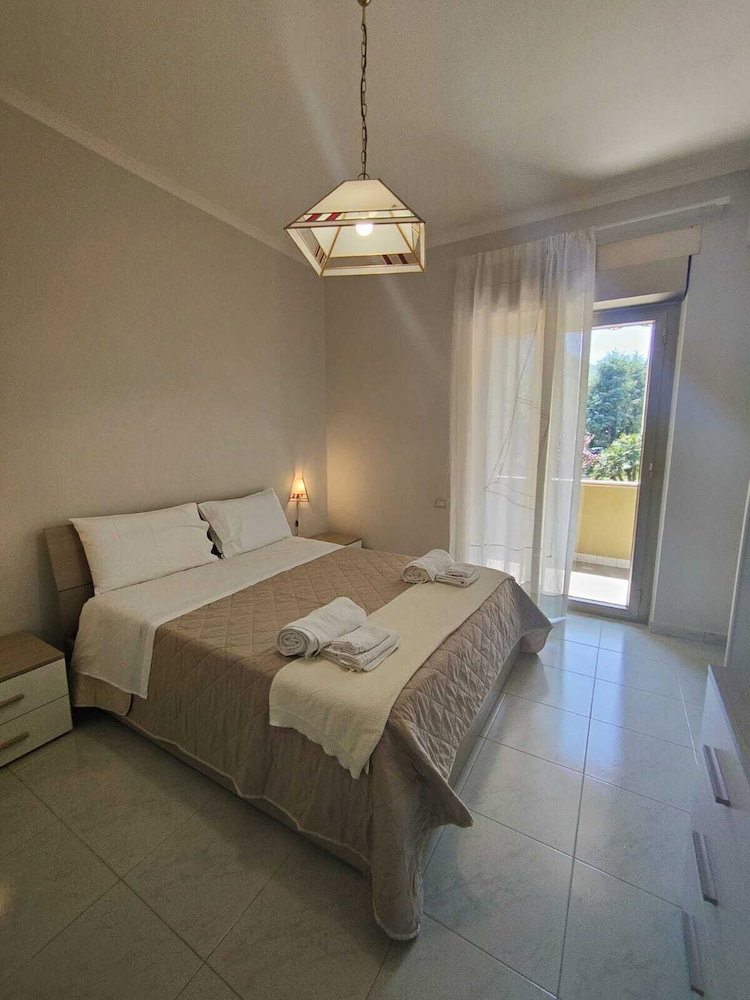De Vivo Realty - Casa Garofalo