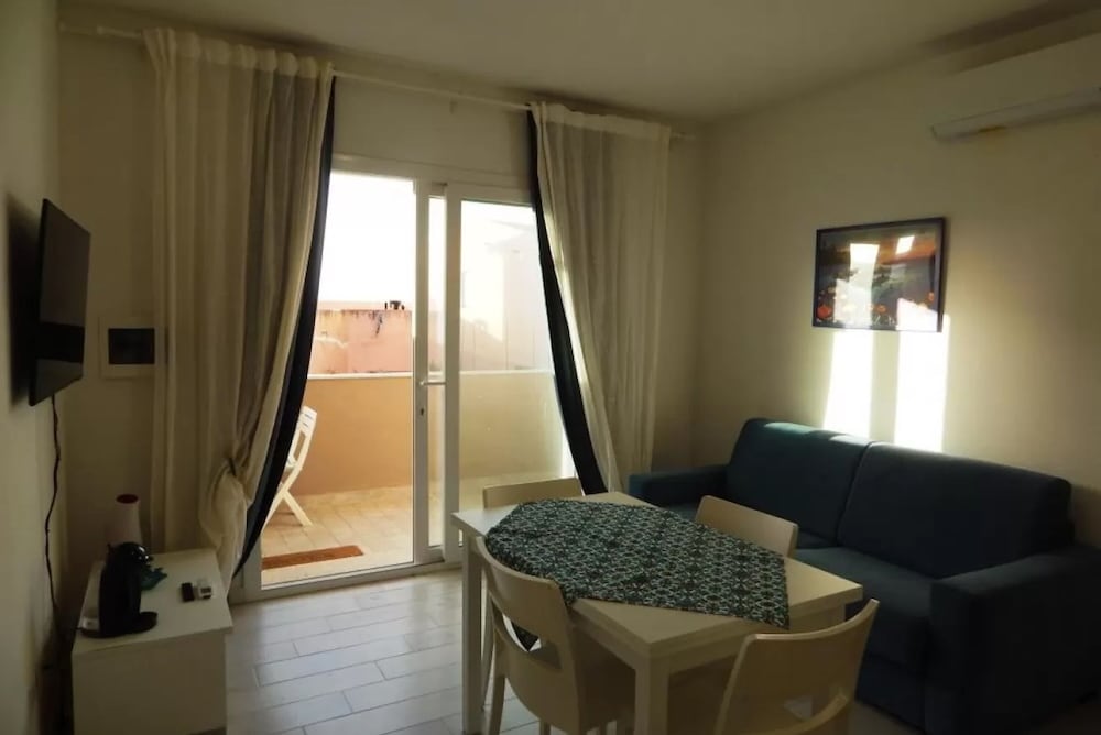Hotel Terrace And Comfort By The Sea