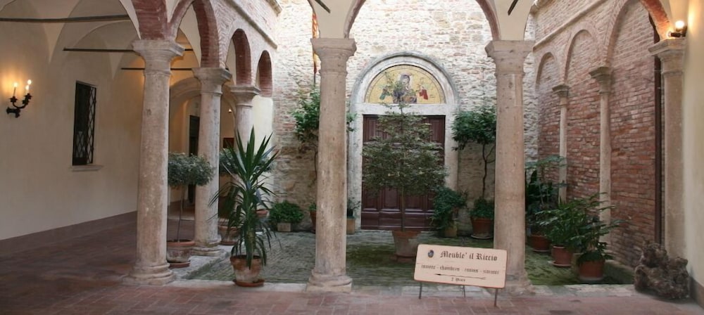 Hotel Meublé Il Riccio