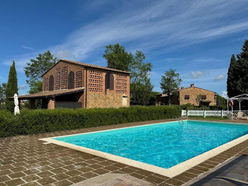 Hotel Apartment With Pool And Countryside Views