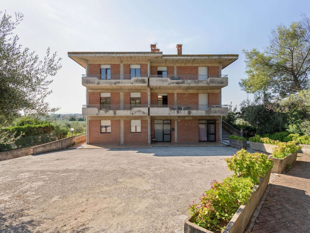 Hotel Apartment In Tuoro Near Lago Trasimeno