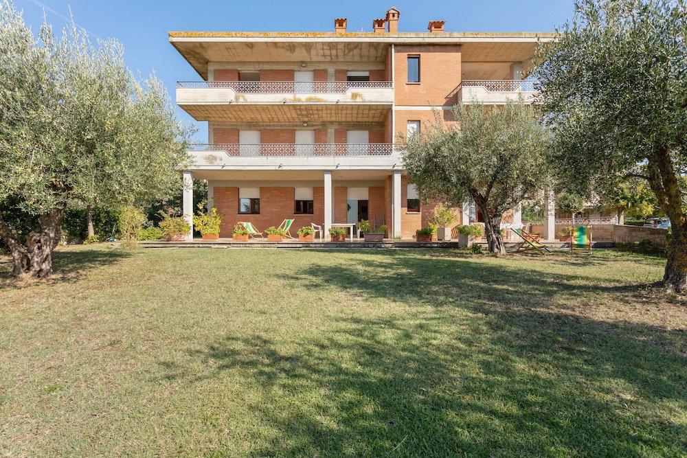 Hotel Apartment In Tuoro Near Lake Trasimeno