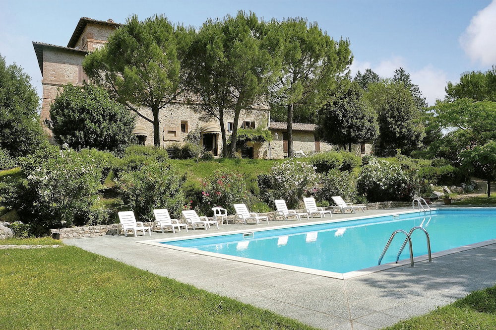 Hotel Countryside Retreat With Pool, Mantignana