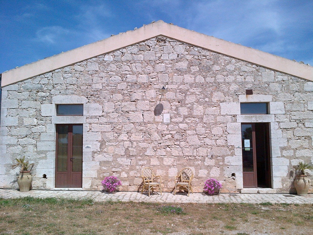 Hotel Case Di Cutalia