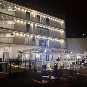 Hotel Living cazare Casoria