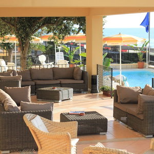 Hotel Lion's Hotel cazare Falerna