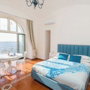 Hotel Dipinto Apartments cazare Meta