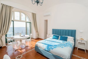 Hotel Dipinto Apartments cazare Meta