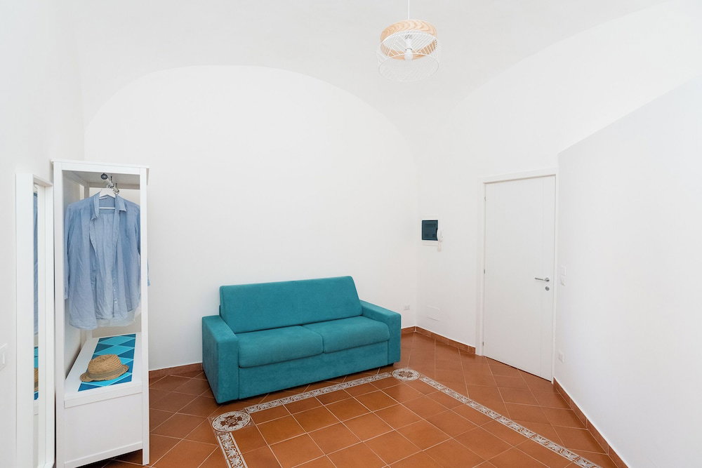 Dipinto Apartments