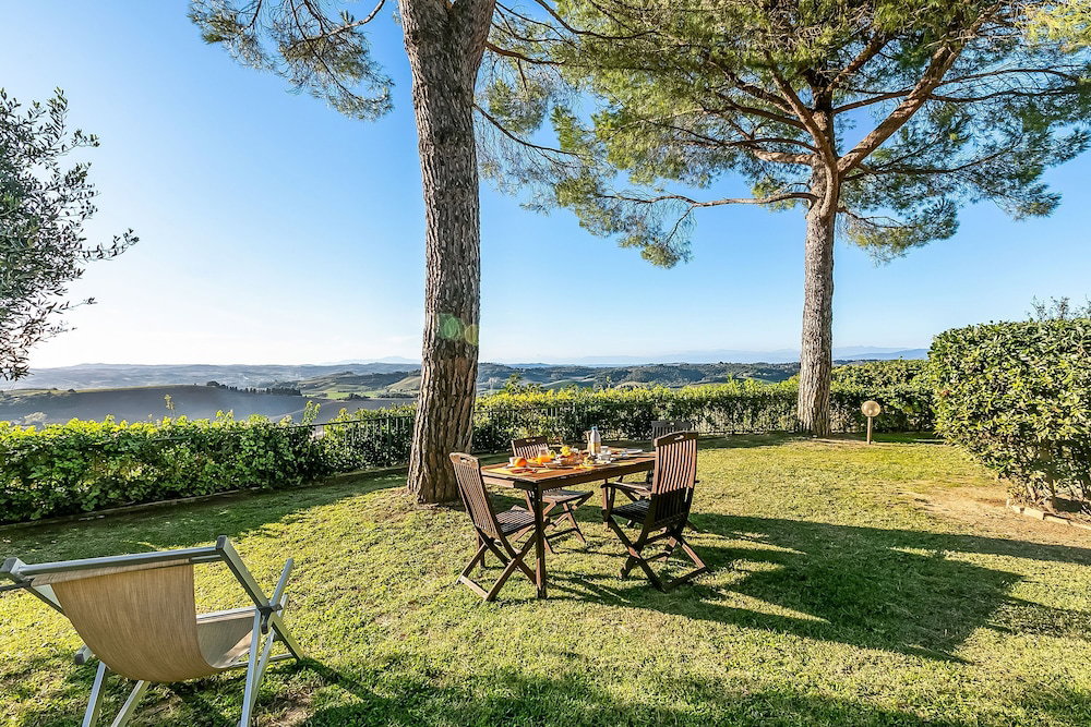 Amazing Chianti Site Pini Shared Pool