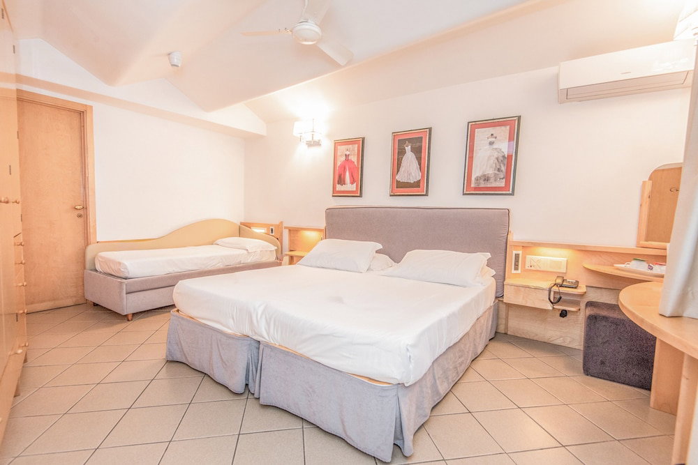 Hotel With Private Beach In San Vincenzo