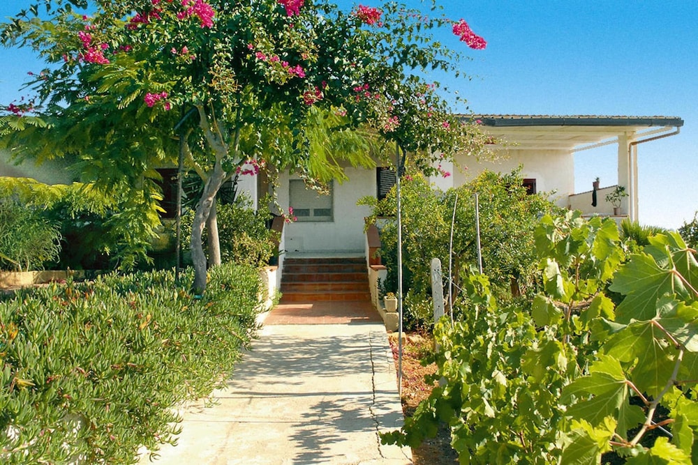 Hotel Apartment In Sicily Near La Pineta Beach