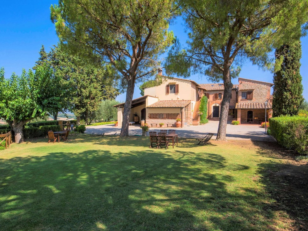 Hotel Apartment In Castelfiorentino With Pool