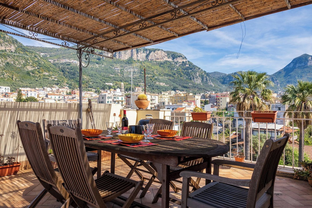 Hotel De Vivo Realty - La Mela Apartment