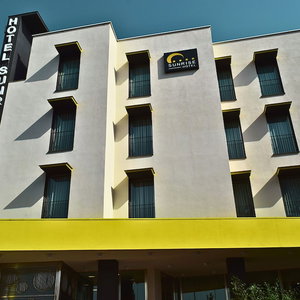 Hotel Sunrise Hotel cazare Casoria
