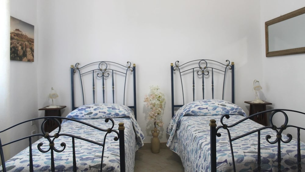 Apartment In Castelvetrano With Garden