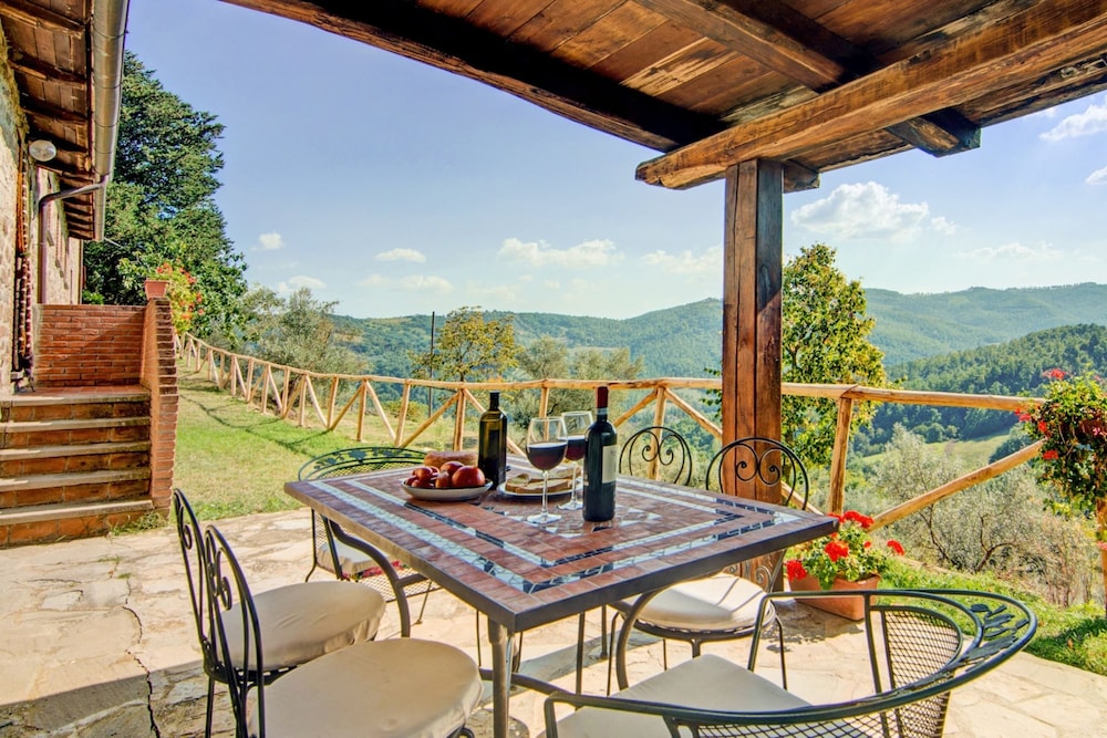 Hotel Farmhouse In Monte Santa Maria Tiberina With Garden