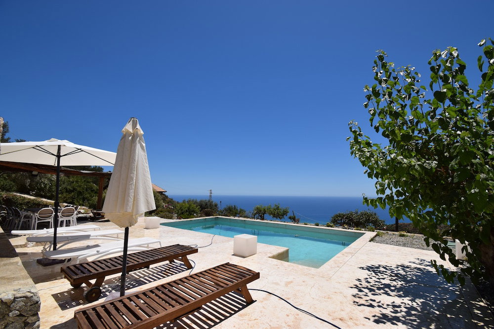 Hotel Villa Roccella Ionica With Sea View