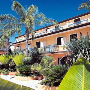 Hotel Residence Esmeraldo cazare Ricadi