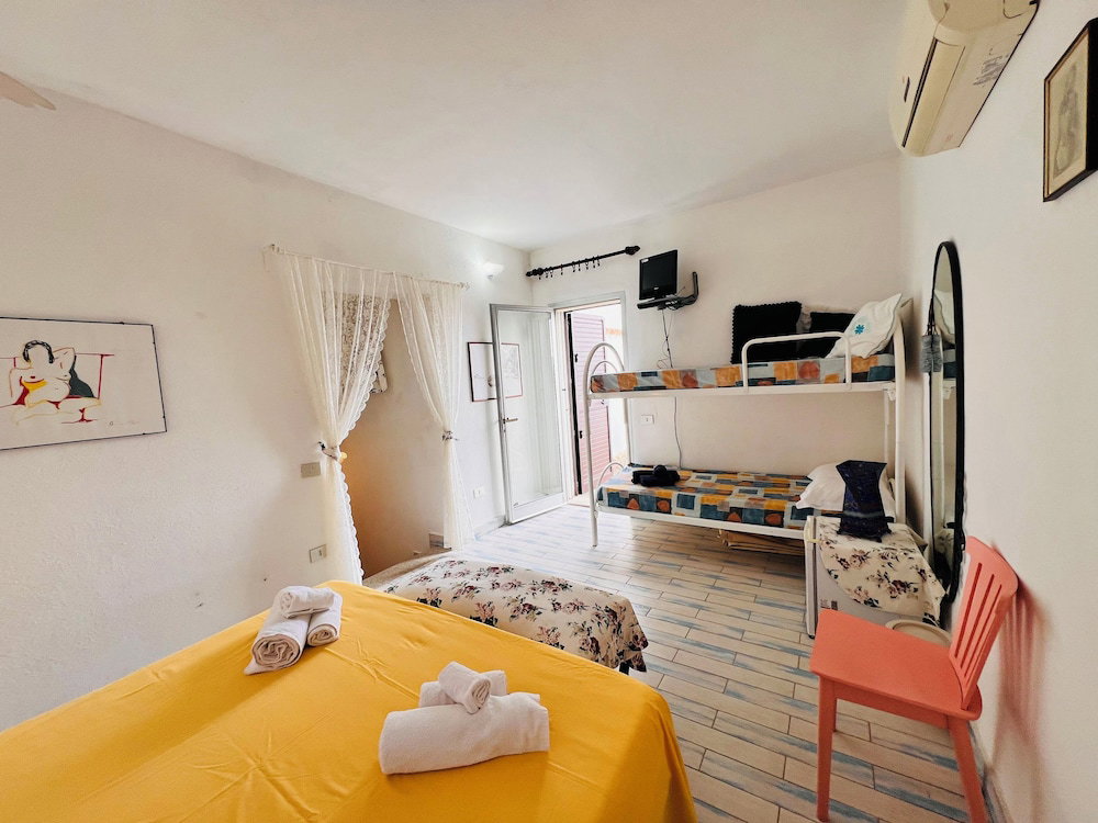 Hotel Camera Nettuno - Villa Flores