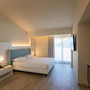 Hotel Capovaticano Luxury Rooms cazare Ricadi