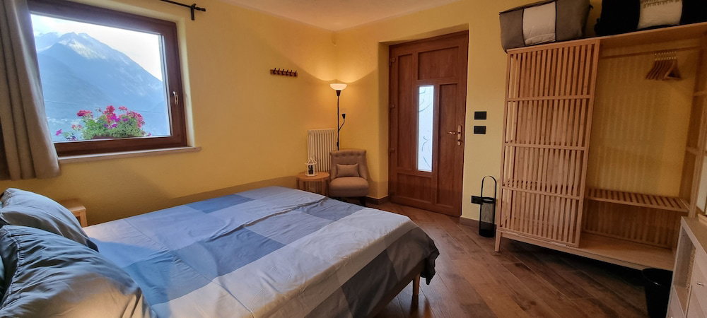 Hotel Lo Noyer Et Les Roses