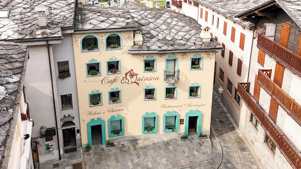 Hotel Café Quinson Relais De Charme