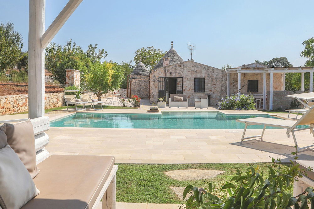 Hotel Td Trulli Della Lama Private Trulli With Pool