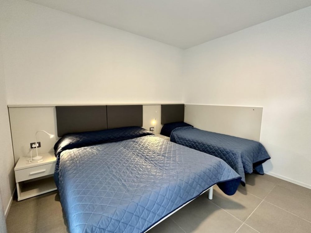 Flat With Pool Access And Terrace