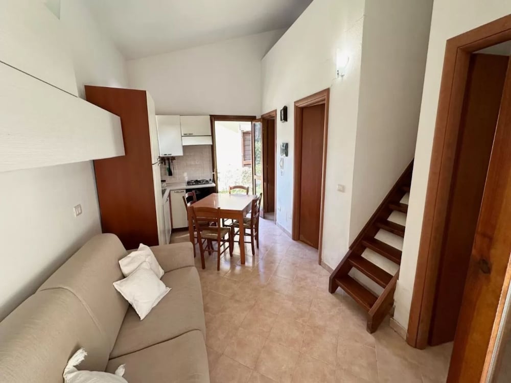 Hotel Charming Semi-Detached Villa Near The Beach