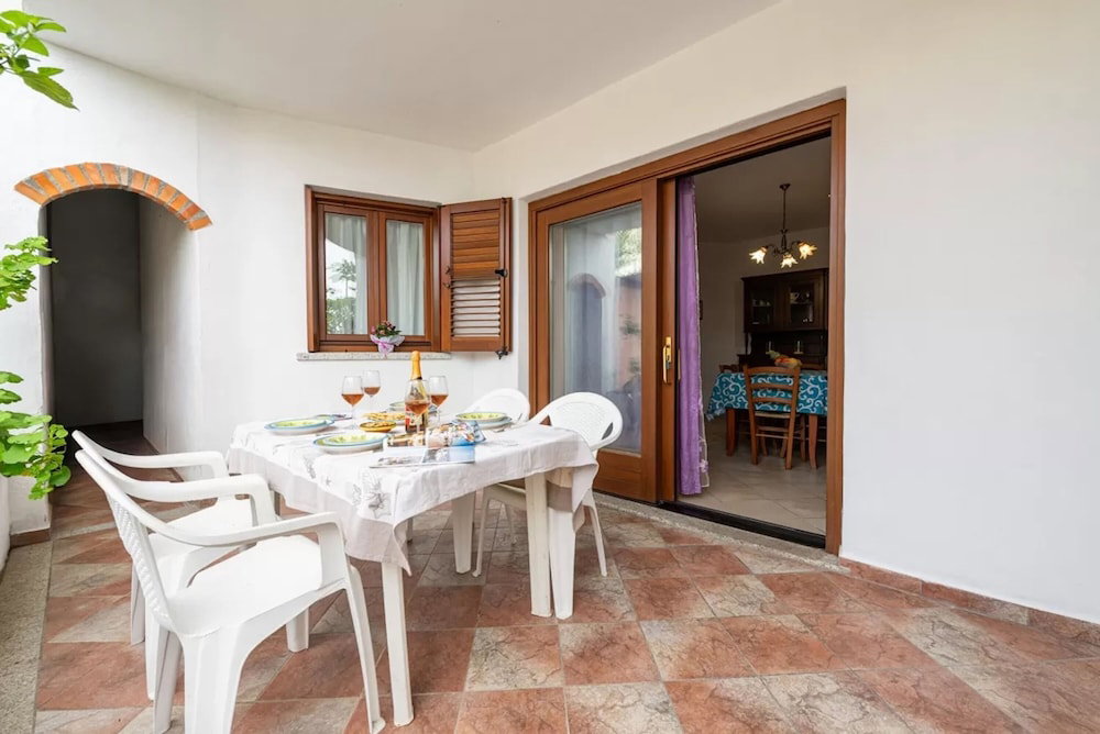 Hotel Cozy Veranda Retreat Near Budoni