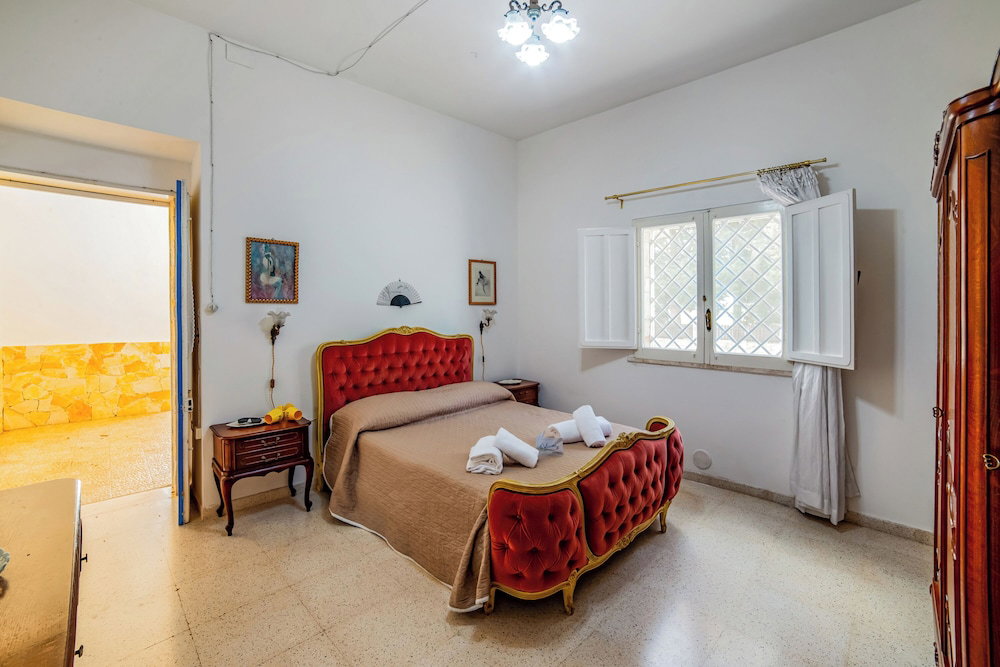 Hotel Villino Salentum With Private Pool And Garden