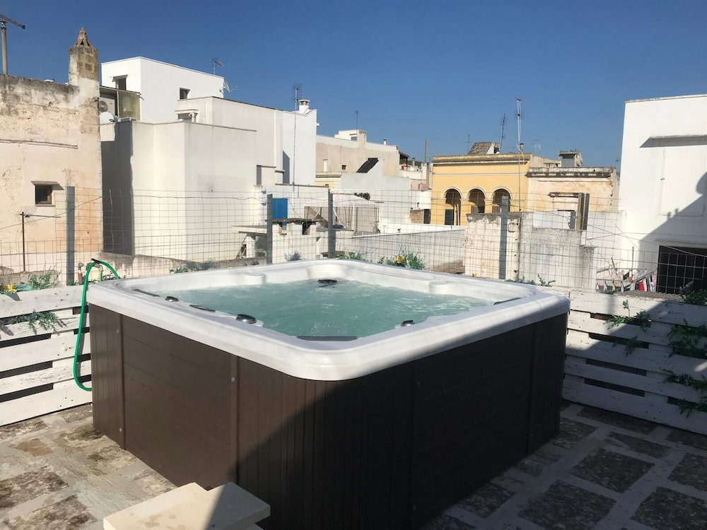Hotel Equinox House