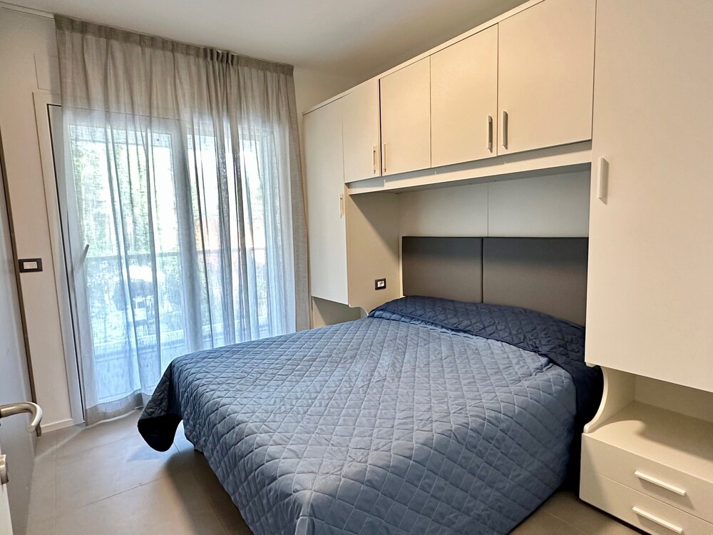 Pool Flat 400M From Beach