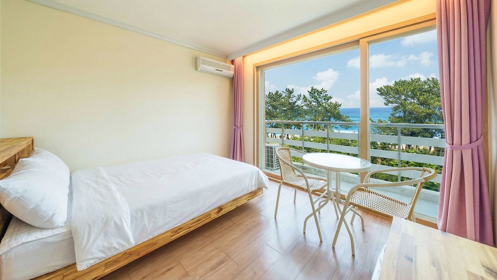 Hotel Gangneng Badapunggeong Pension