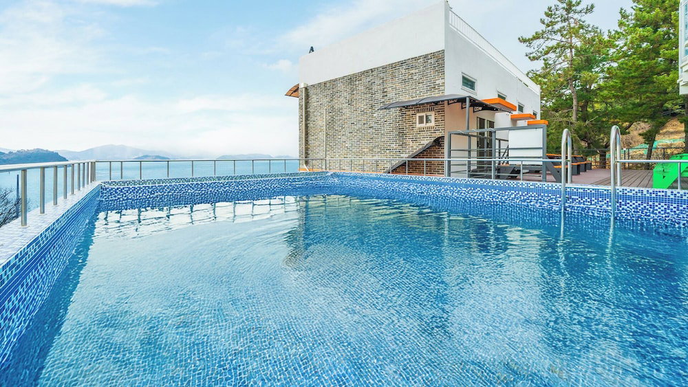 Hotel Yeosu Jplus Pension