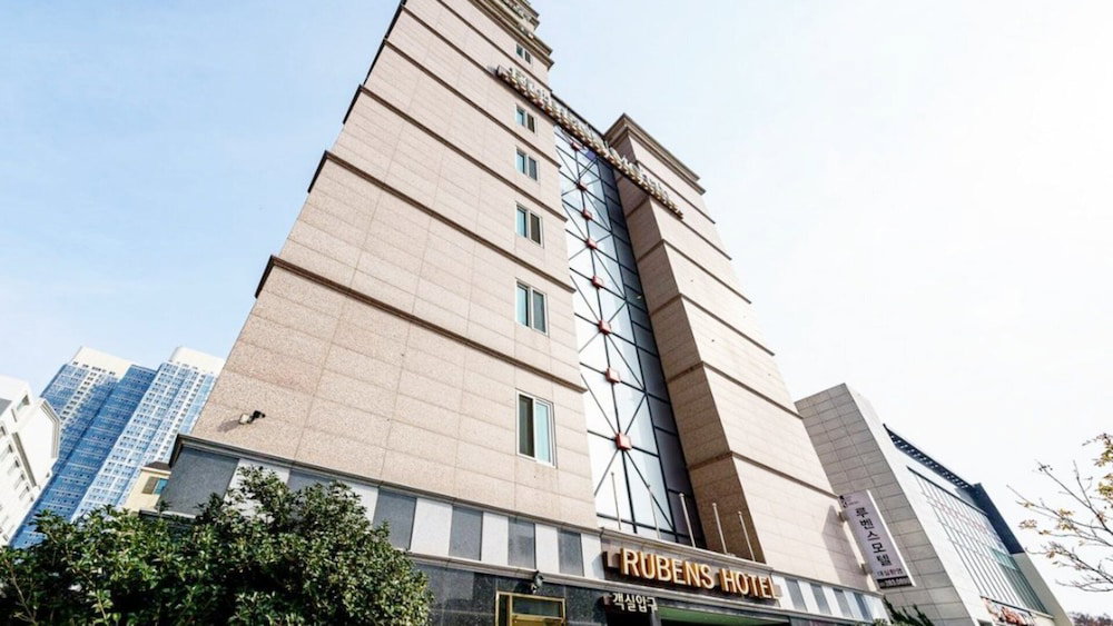 Hotel From H Rubens Hotel Mokpo Pyeonghwa Square