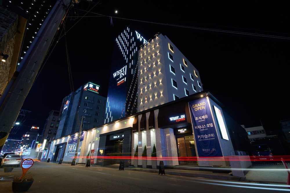 Hotel West In Hotel