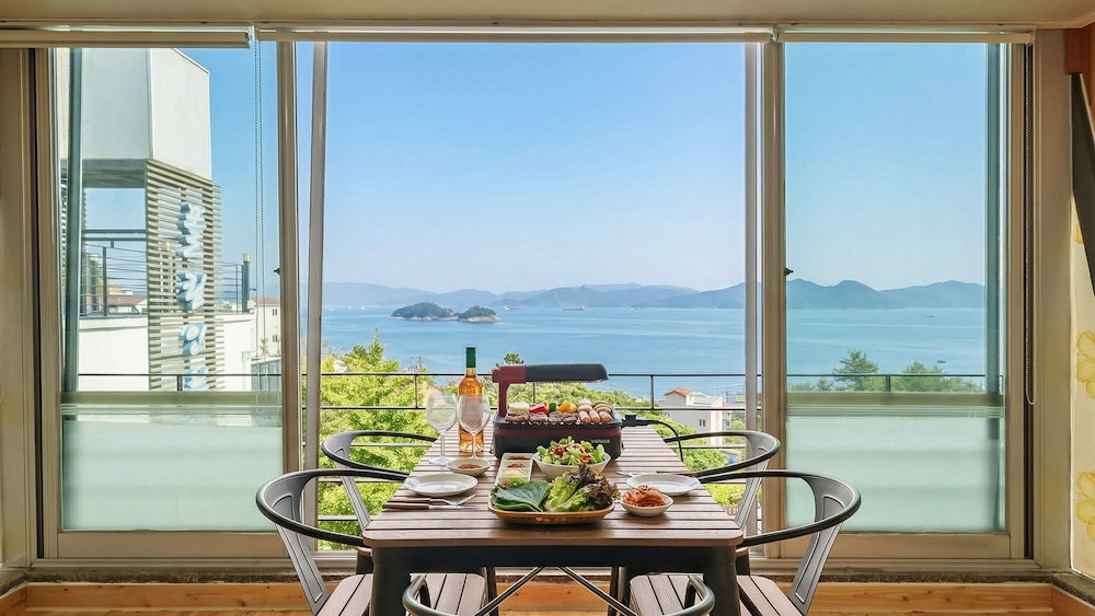 Hotel Yeosu Falling In Blue Ocean View Pension