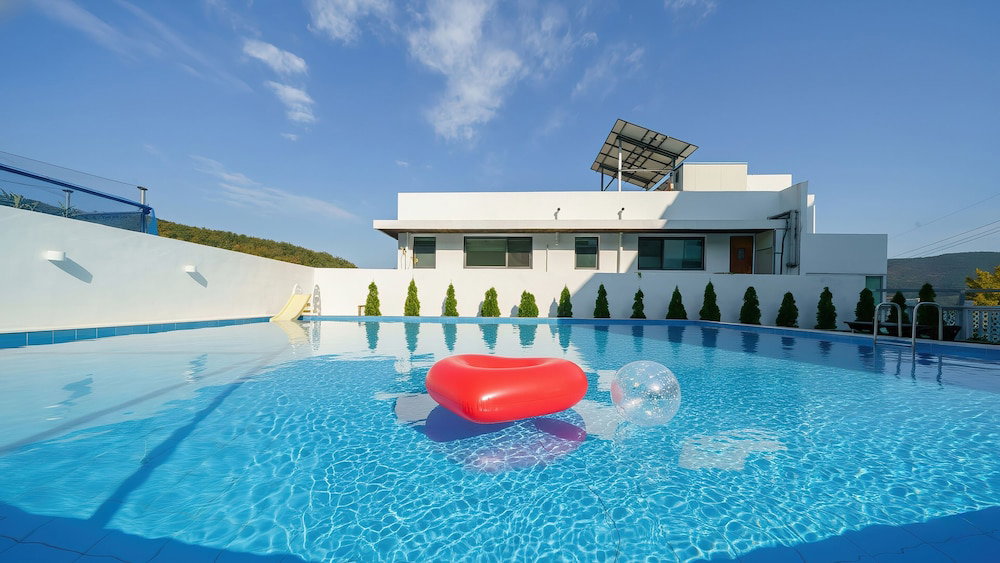 Hotel Geoje Forest-Morning Spa Pension