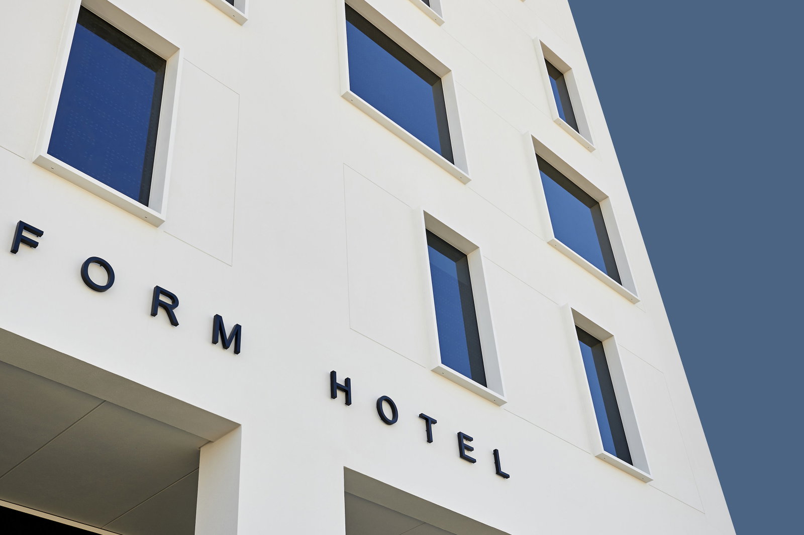 Hotel Form Hotel Dubai