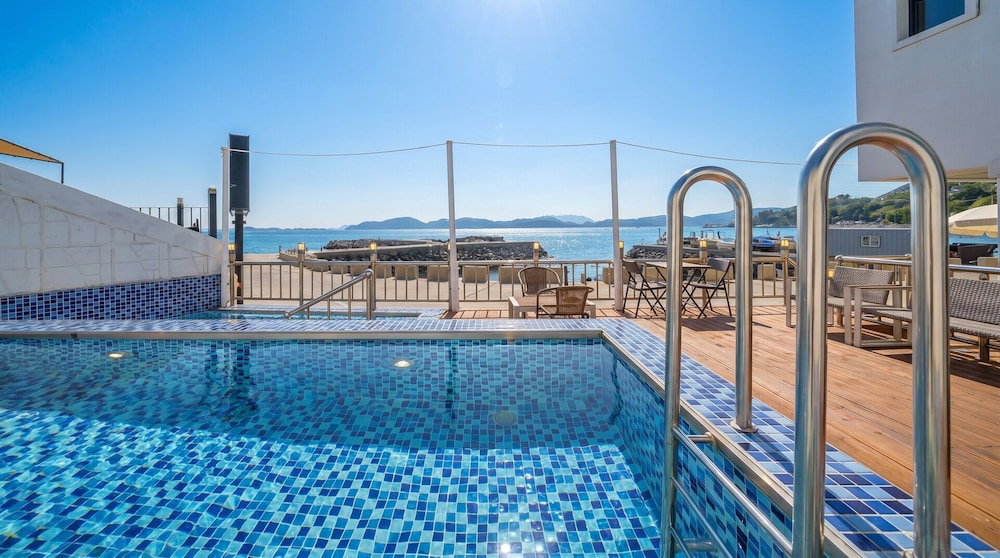 Hotel Yeosu Sorrr Spa Oceanview Pension