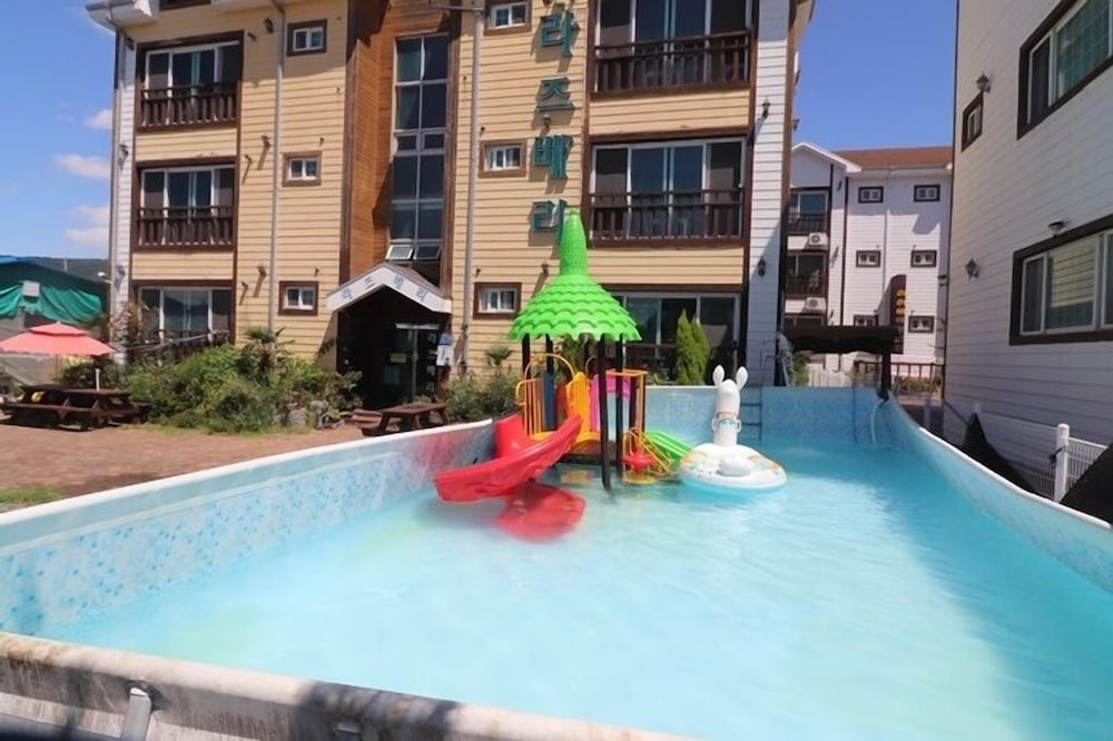 Hotel Gyeongju Raspberry Pension