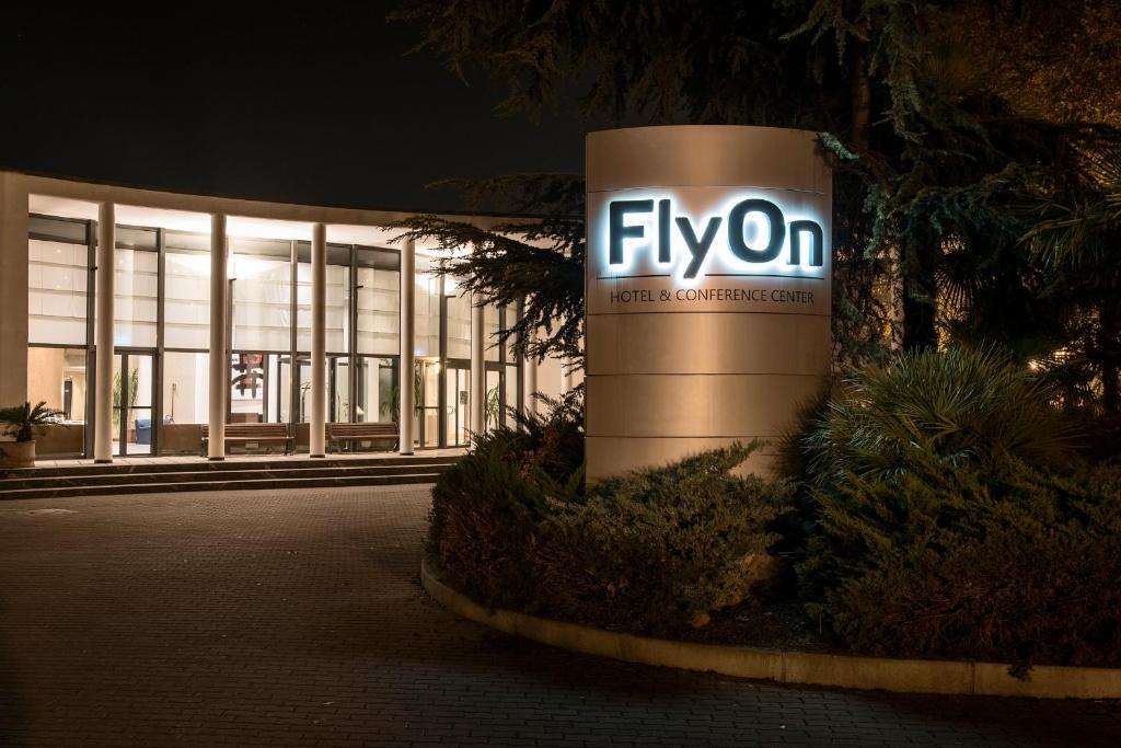 Hotel Flyon Hotel And Conference Center