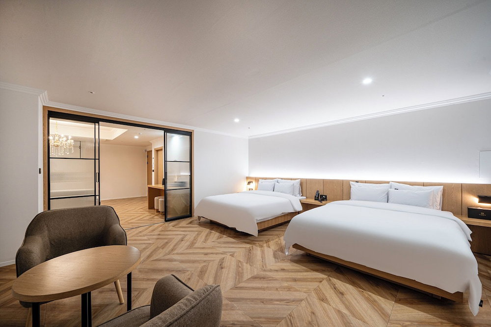 Hotel H Avenue Gumi Okgye